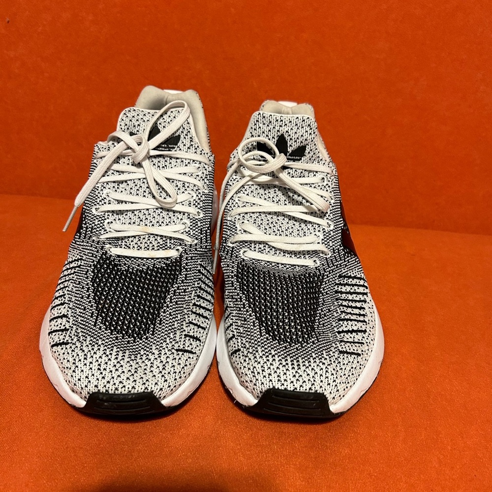 Adidas Swift Run 22 - image 2